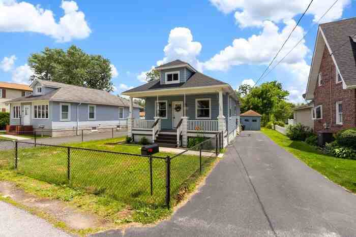 2129 Oakland Rd - Photo 2 of 32