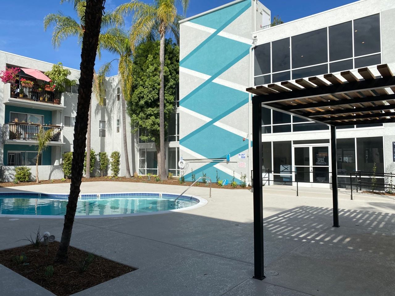 Mila Sherman Oaks - Photo 5 of 10