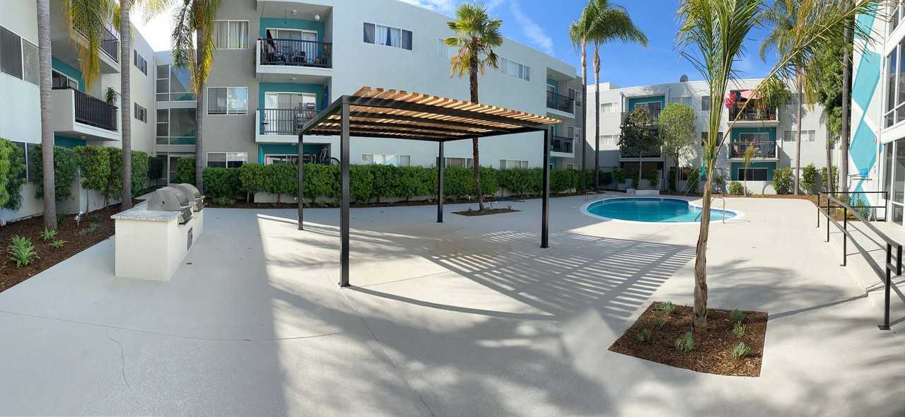 Mila Sherman Oaks - Photo 6 of 10