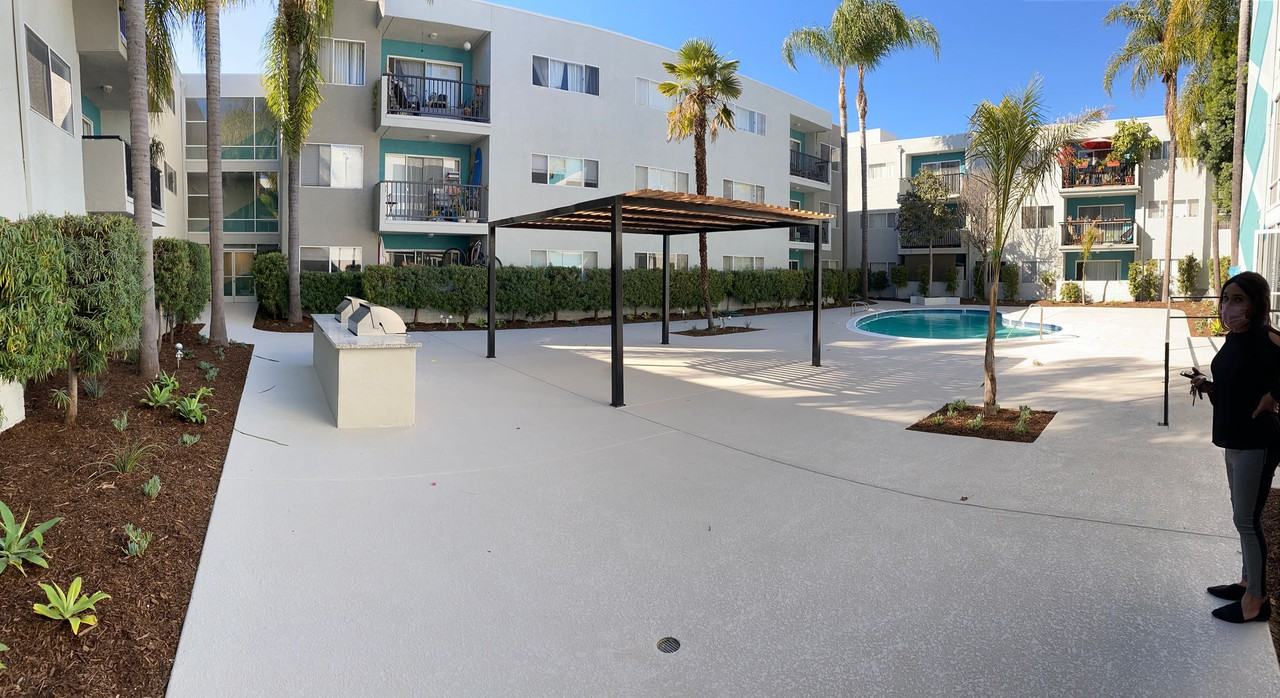 Mila Sherman Oaks - Photo 7 of 10