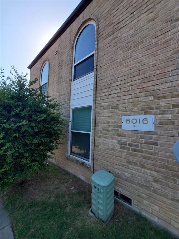 6016 Westridge Ln #402 - Photo 4 of 15