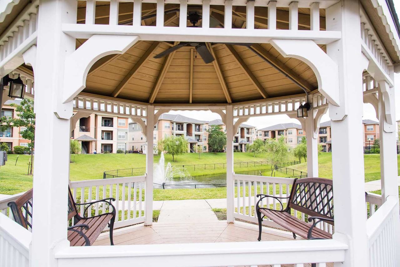 Oxford at Country Club - Photo 5 of 31