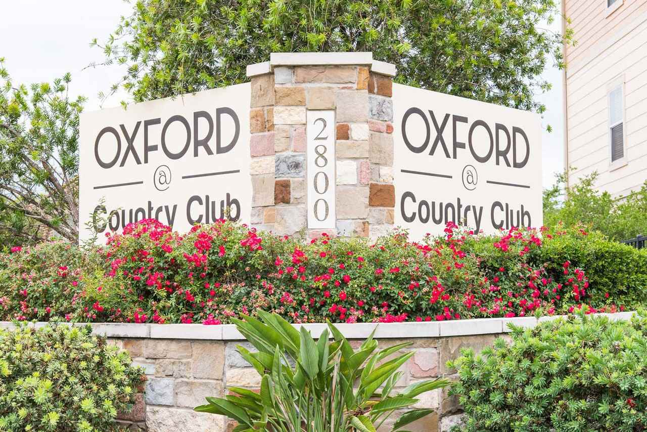 Oxford at Country Club - Photo 2 of 35