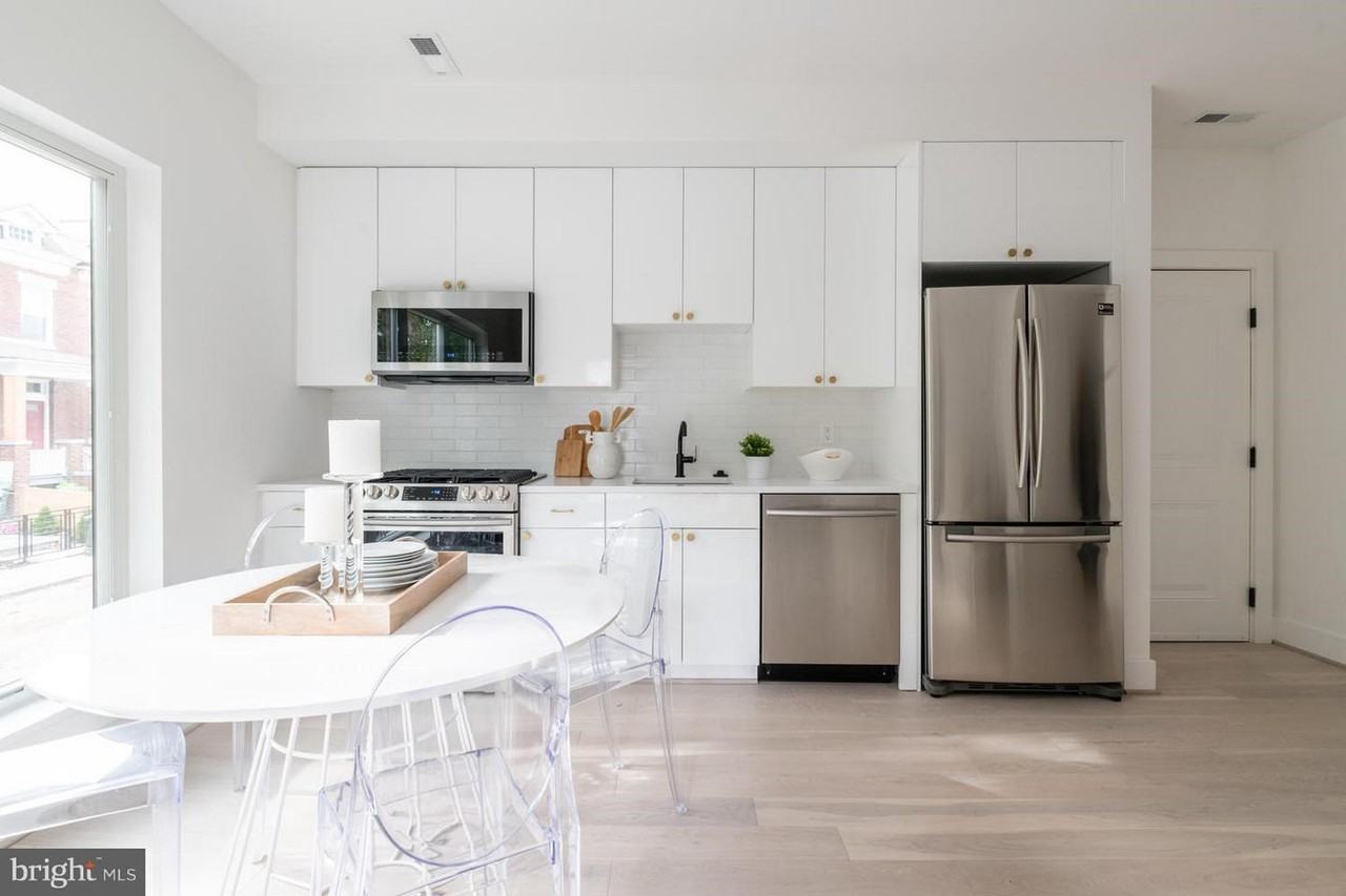 1415 Oak St Nw #202 - Photo 4 of 18