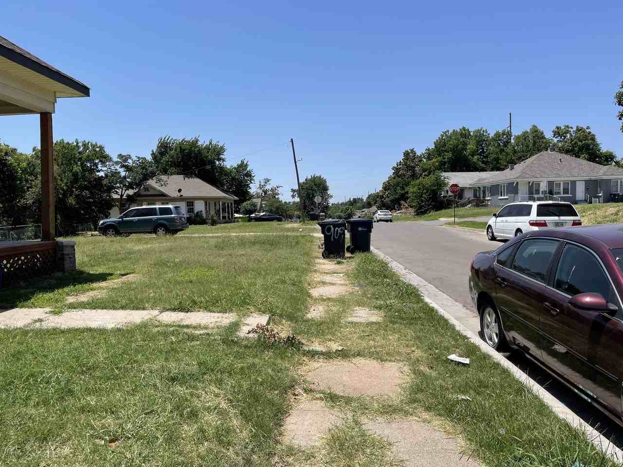 1226 Nw 8th St #1 - Photo 4 of 50