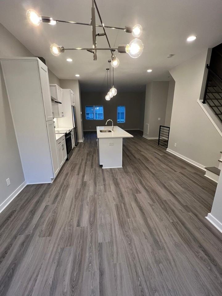 1027 Gregg St - Photo 7 of 50