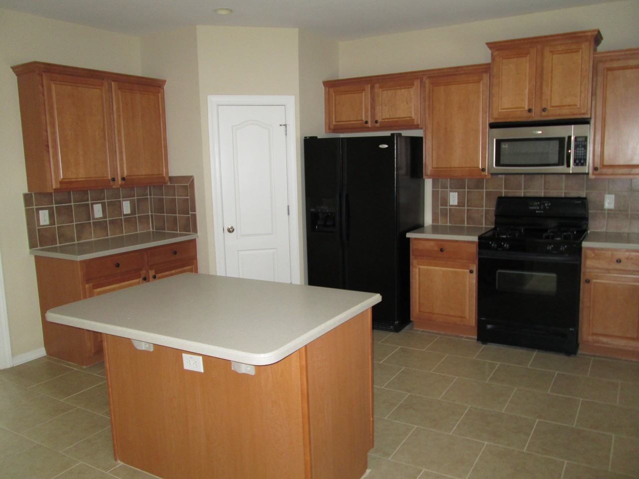 30 Renwick Dr - Photo 3 of 16