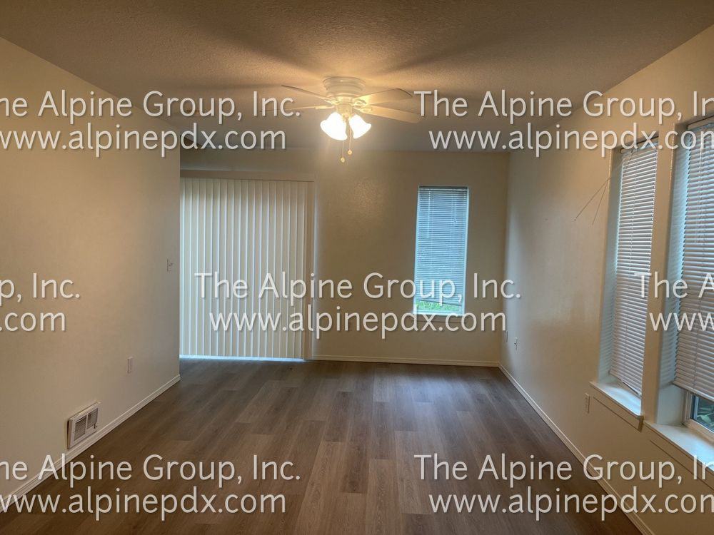 9604 Se Center Ct - Photo 2 of 15