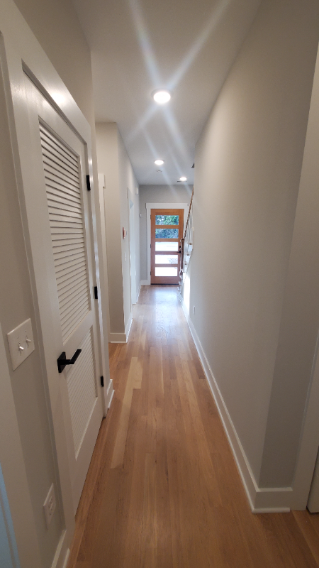 115 Green St - Photo 3 of 36