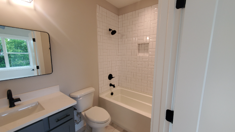 115 Green St - Photo 7 of 36