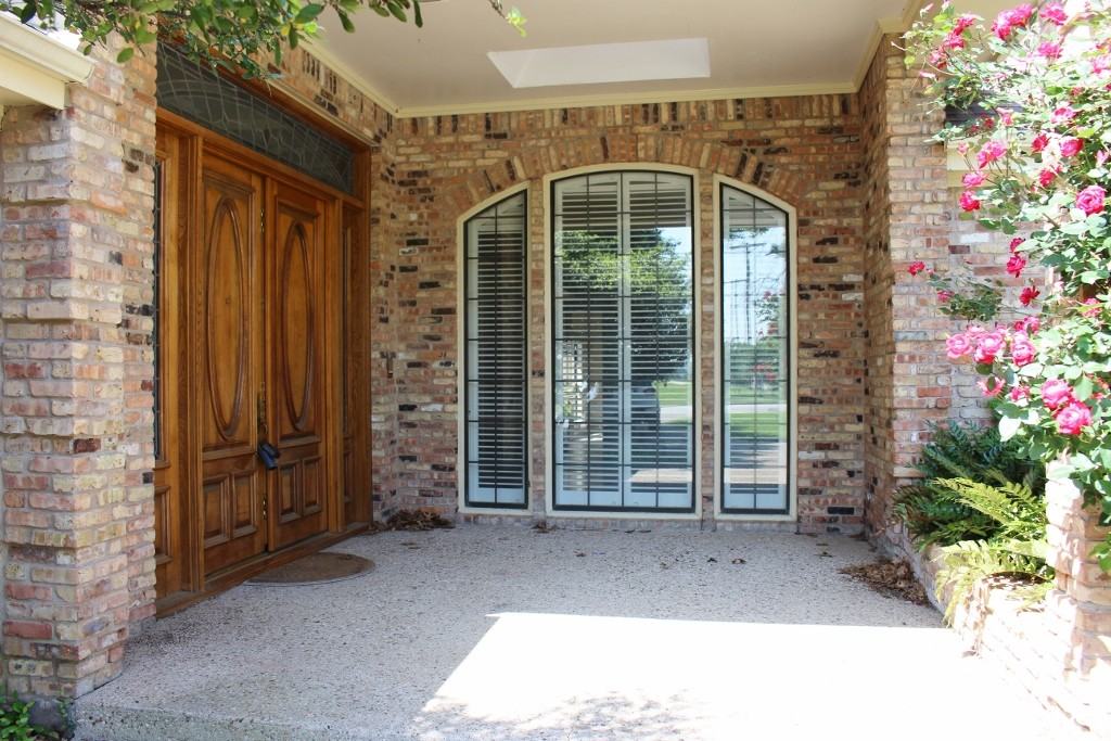 7220 Lavendale Cir - Photo 2 of 24
