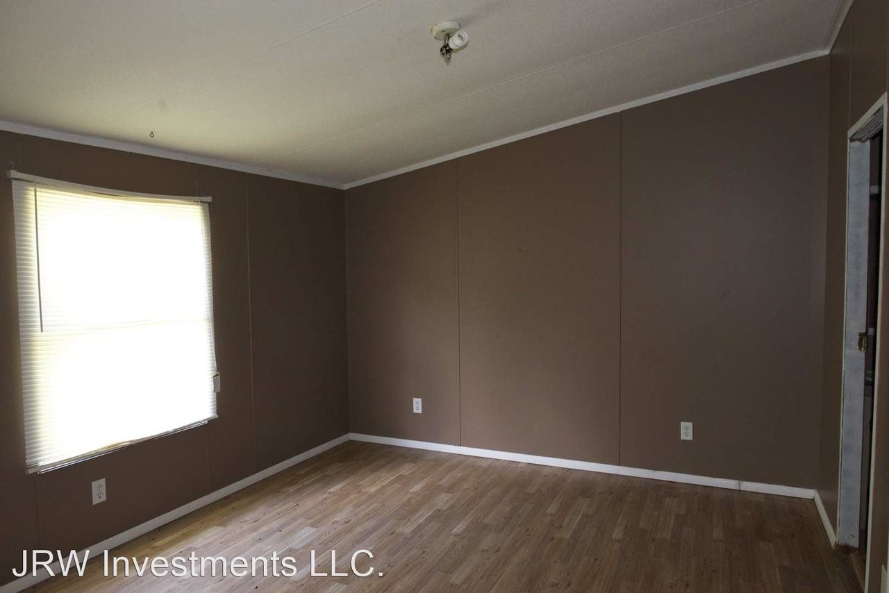 527 Harley Ln - Photo 2 of 5