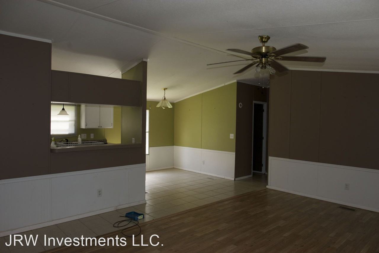 527 Harley Ln - Photo 3 of 5