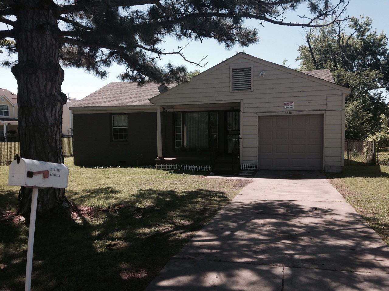 1016 W Marshall St - Photo 2 of 7