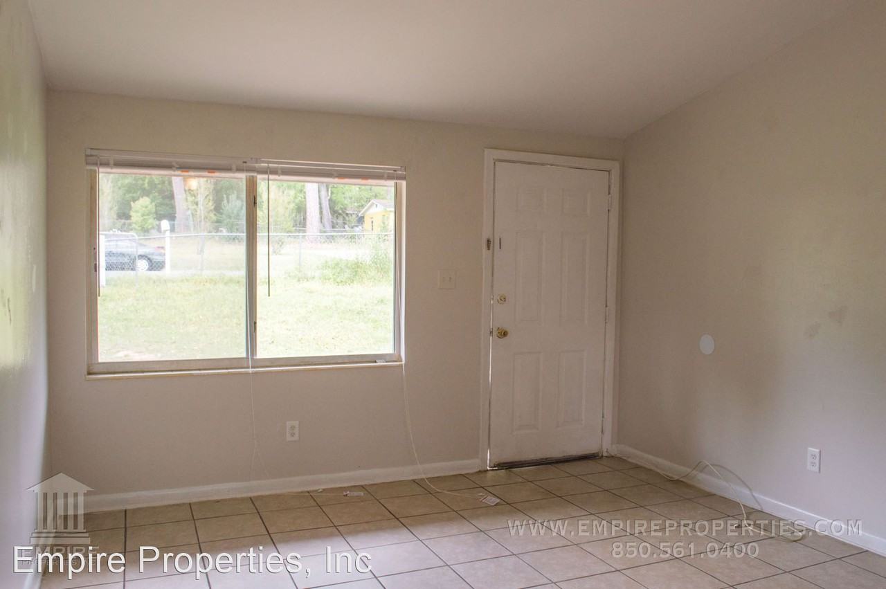 1321 Hutchinson St - Photo 3 of 18