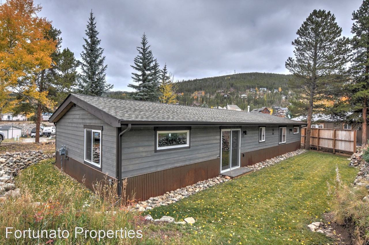 25 Magnum Bontum Dr - Photo 2 of 44