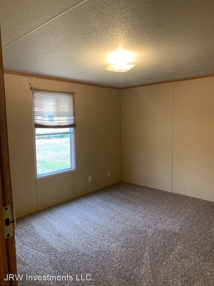 3613 Central Cir - Photo 2 of 8