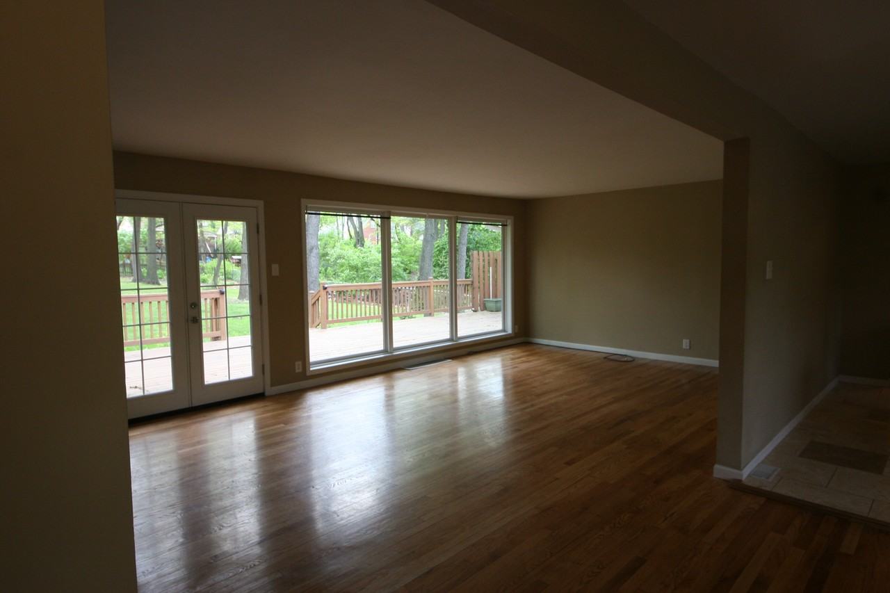 748 E Argonne Dr - Photo 3 of 23