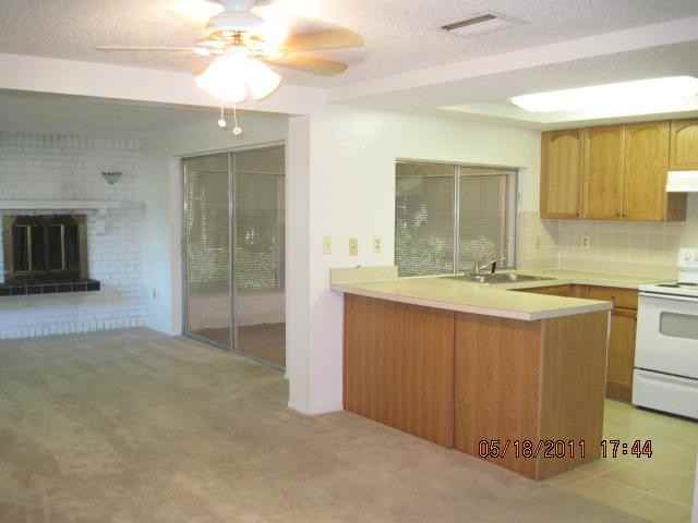 12404 Paddock Ln - Photo 3 of 14