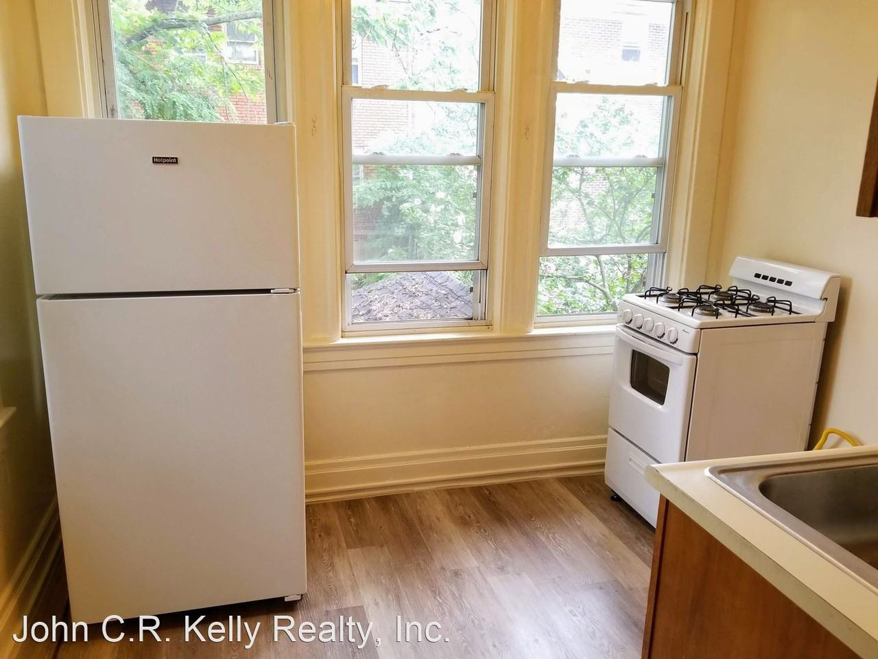 5837 Nicholson Street, 2306, 2316 Sherbrook Street, 6327 Waldron Street - Photo 3 of 8