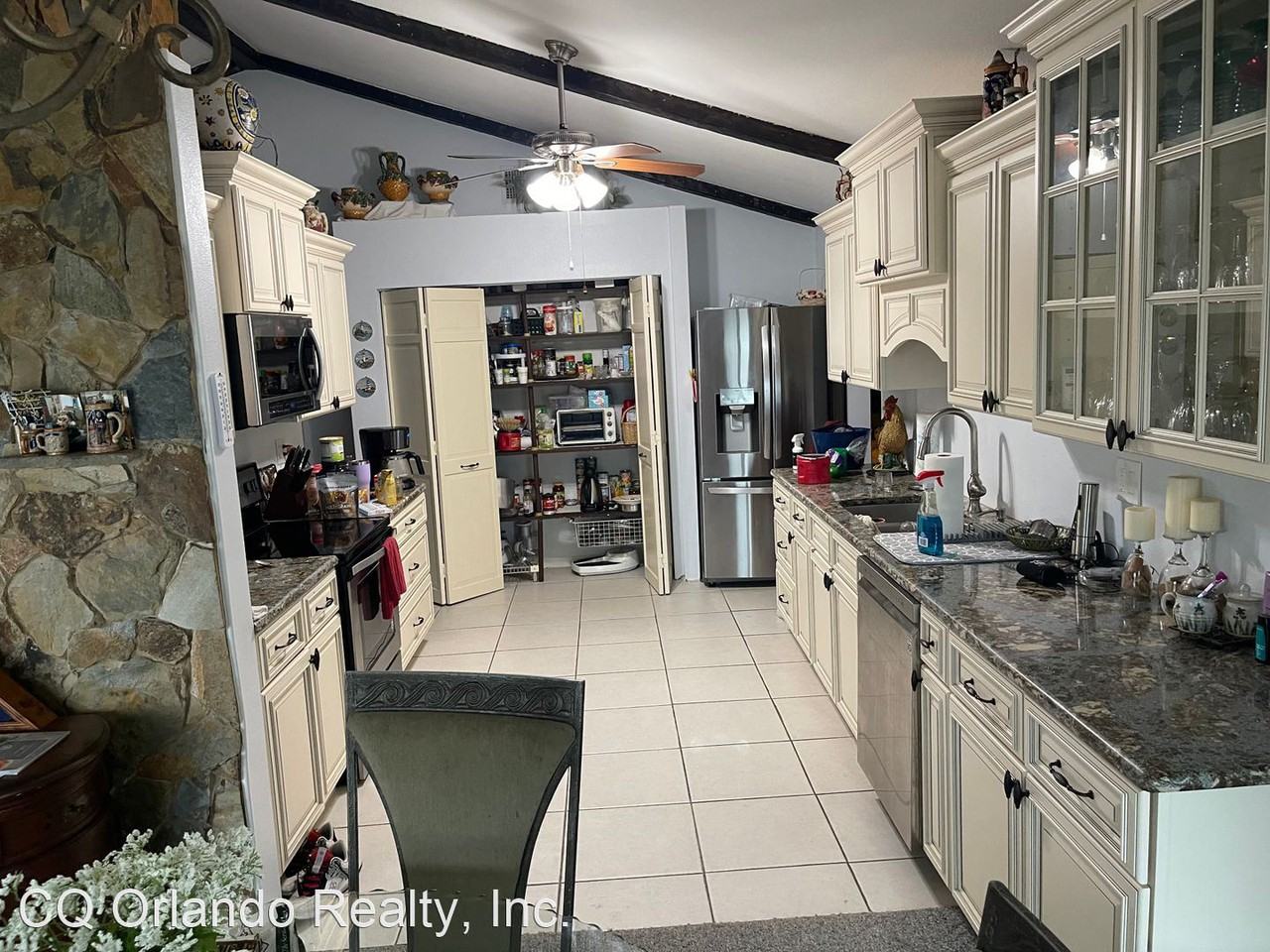 33 Lakeshore Blvd - Photo 2 of 8