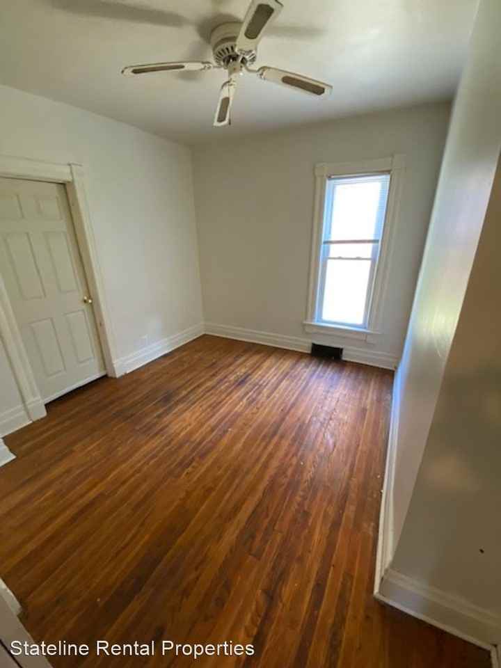 414 Hollister Ave - Photo 3 of 6