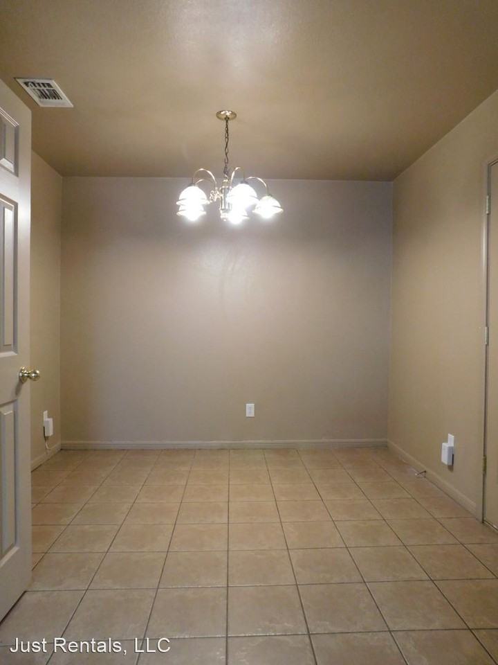 1303 Nicholas Cir - Photo 3 of 19