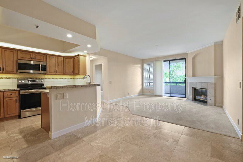 5895 Friars Rd #5211 - Photo 6 of 32