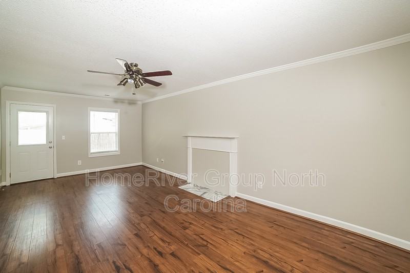 1430 Somerset Crossing Ln - Photo 2 of 18