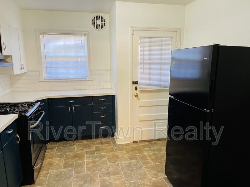 3558 Poplar Ave - Photo 5 of 13