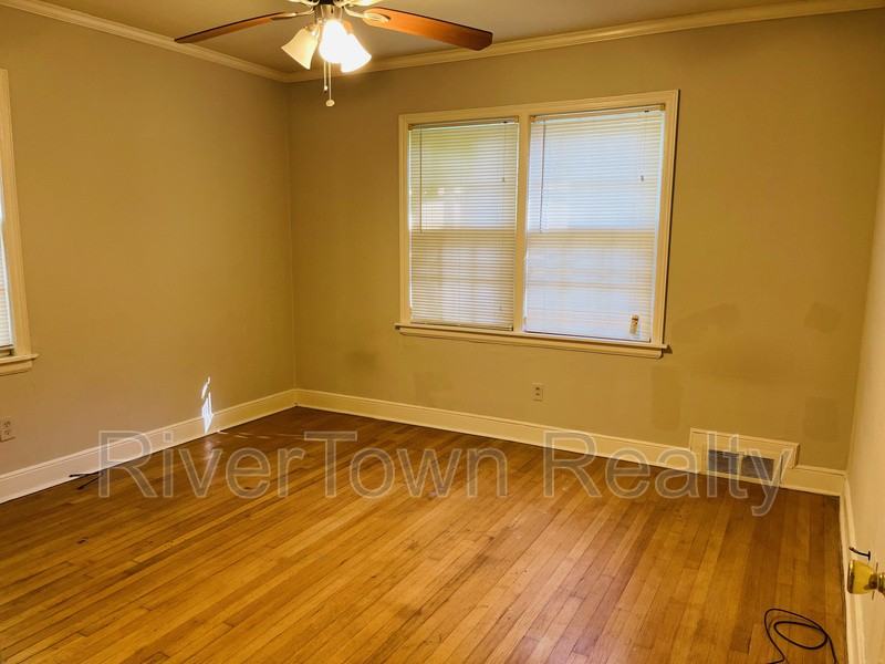 3558 Poplar Ave - Photo 7 of 13