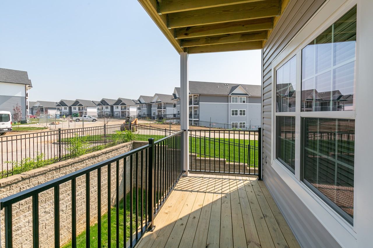 5741 NE 80th Ter - Photo 3 of 19