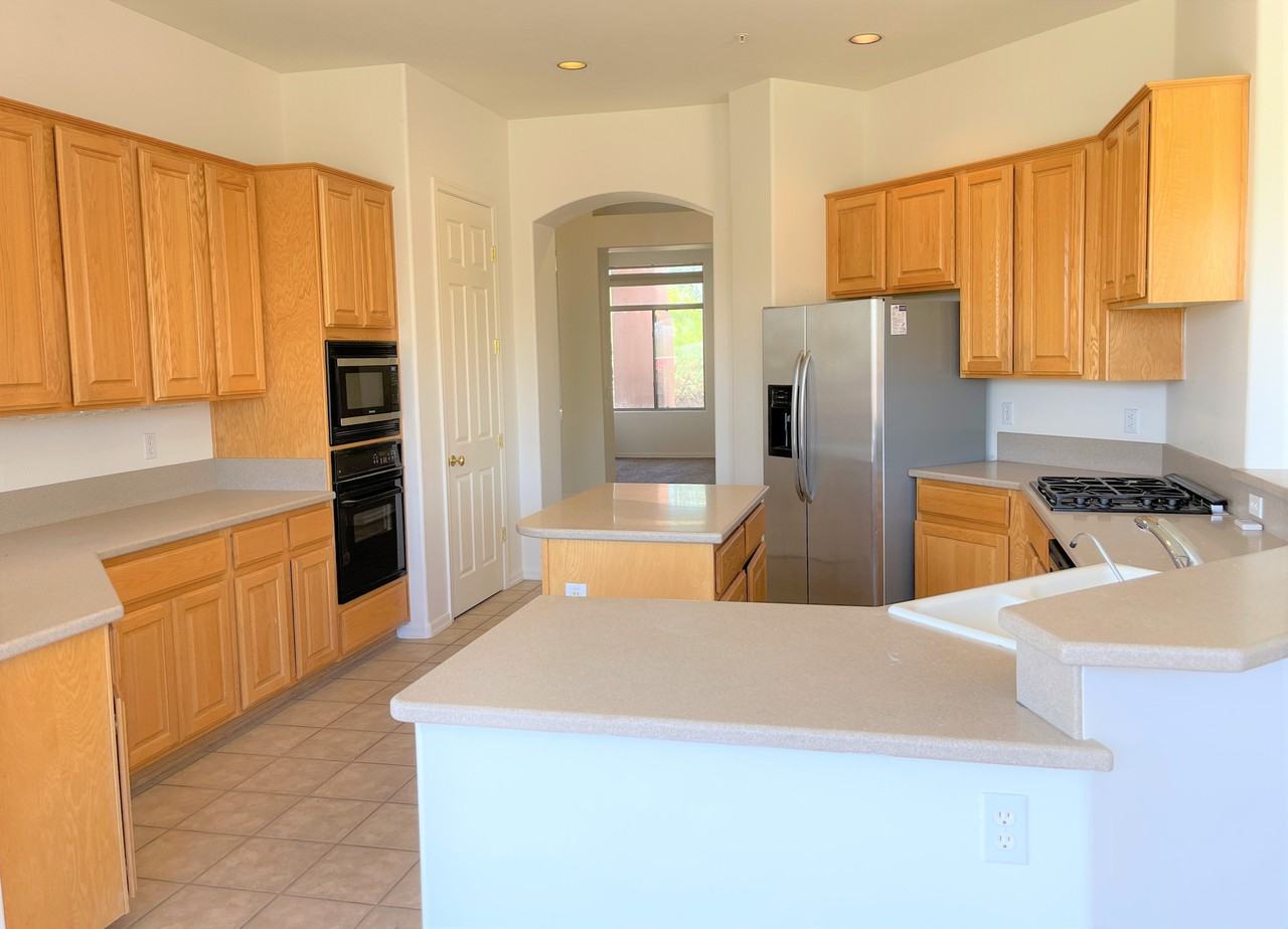 9331 E Mark Ln - Photo 2 of 26