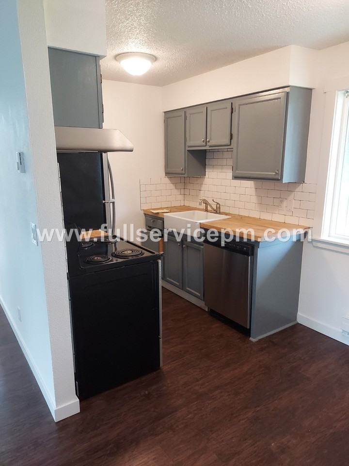 130 SW 184th St - Photo 3 of 20