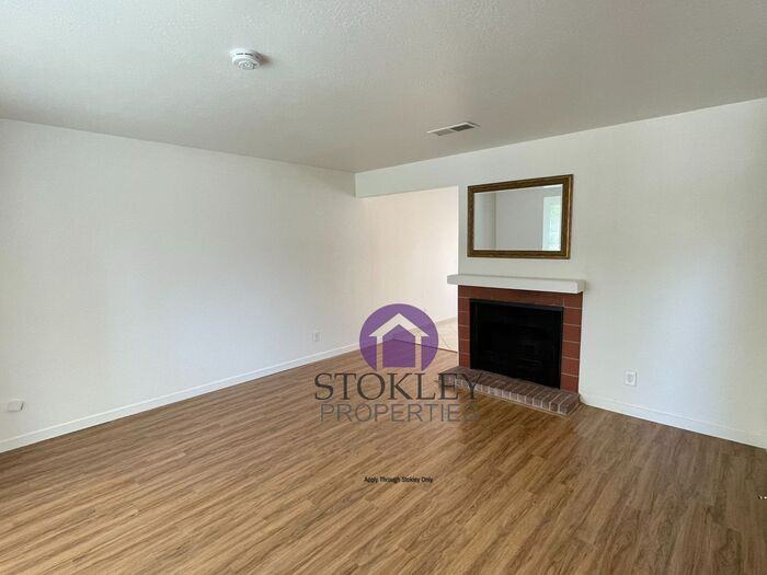 2712 Walnut Blvd - Photo 2 of 11