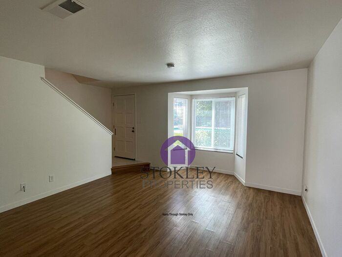 2712 Walnut Blvd - Photo 3 of 11