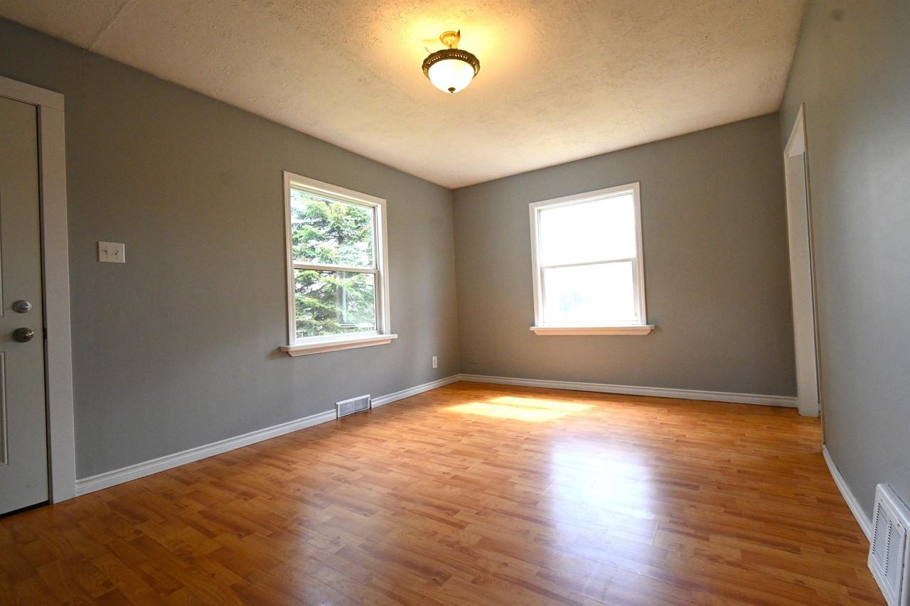 1633 10th Ave #1 - Photo 3 of 9