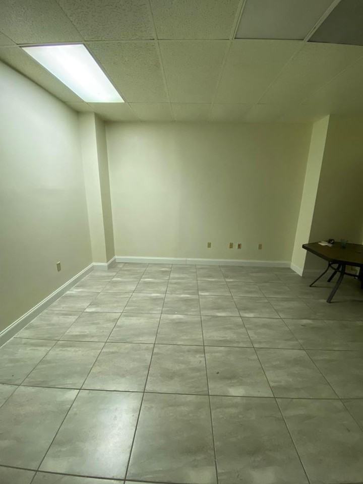 140 N Adams St - Photo 7 of 12