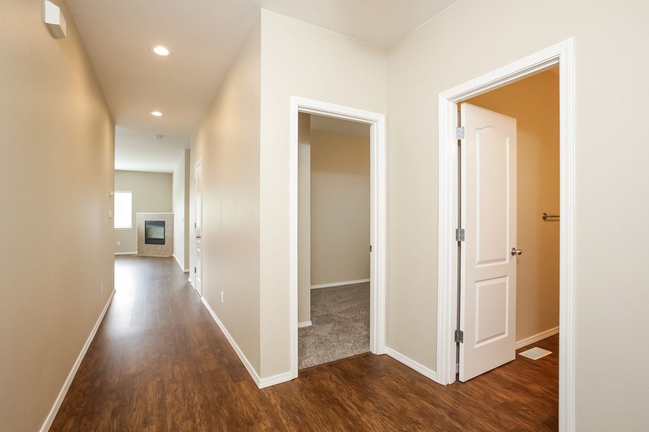 1114 Eagle Ave Sw - Photo 3 of 21