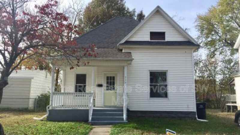 519 S Main Ave - Photo 2 of 14