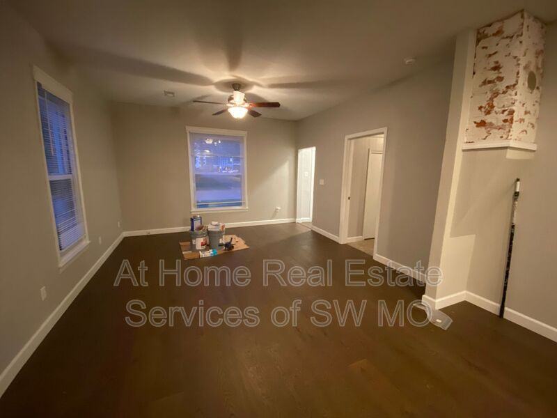 519 S Main Ave - Photo 3 of 14