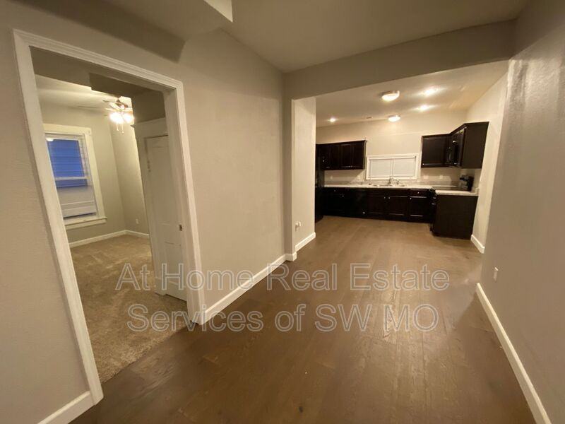 519 S Main Ave - Photo 6 of 14