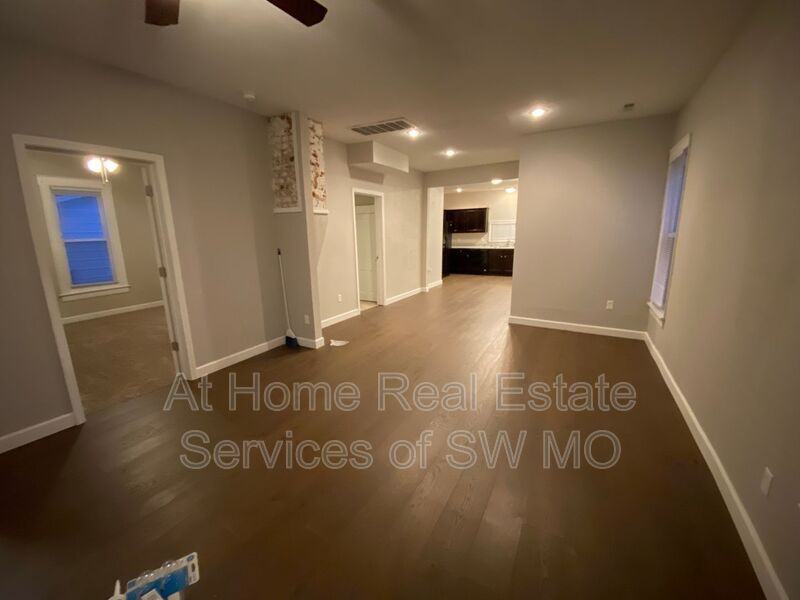 519 S Main Ave - Photo 7 of 14