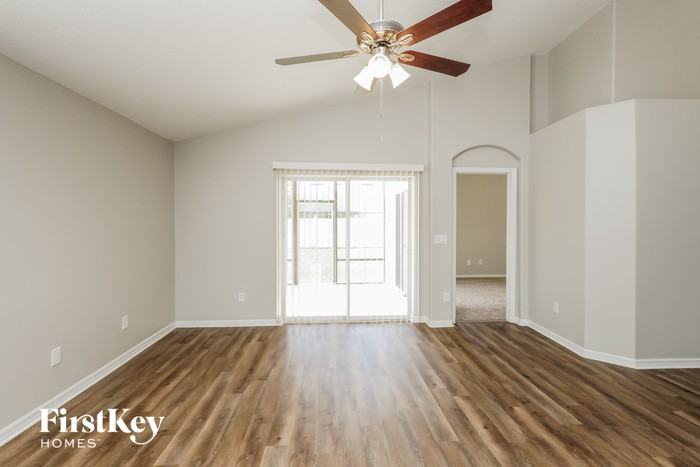 2424 Deer Creek Blvd - Photo 3 of 15