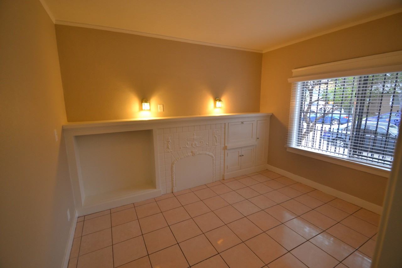 1039 St Louis Ave - Photo 2 of 7