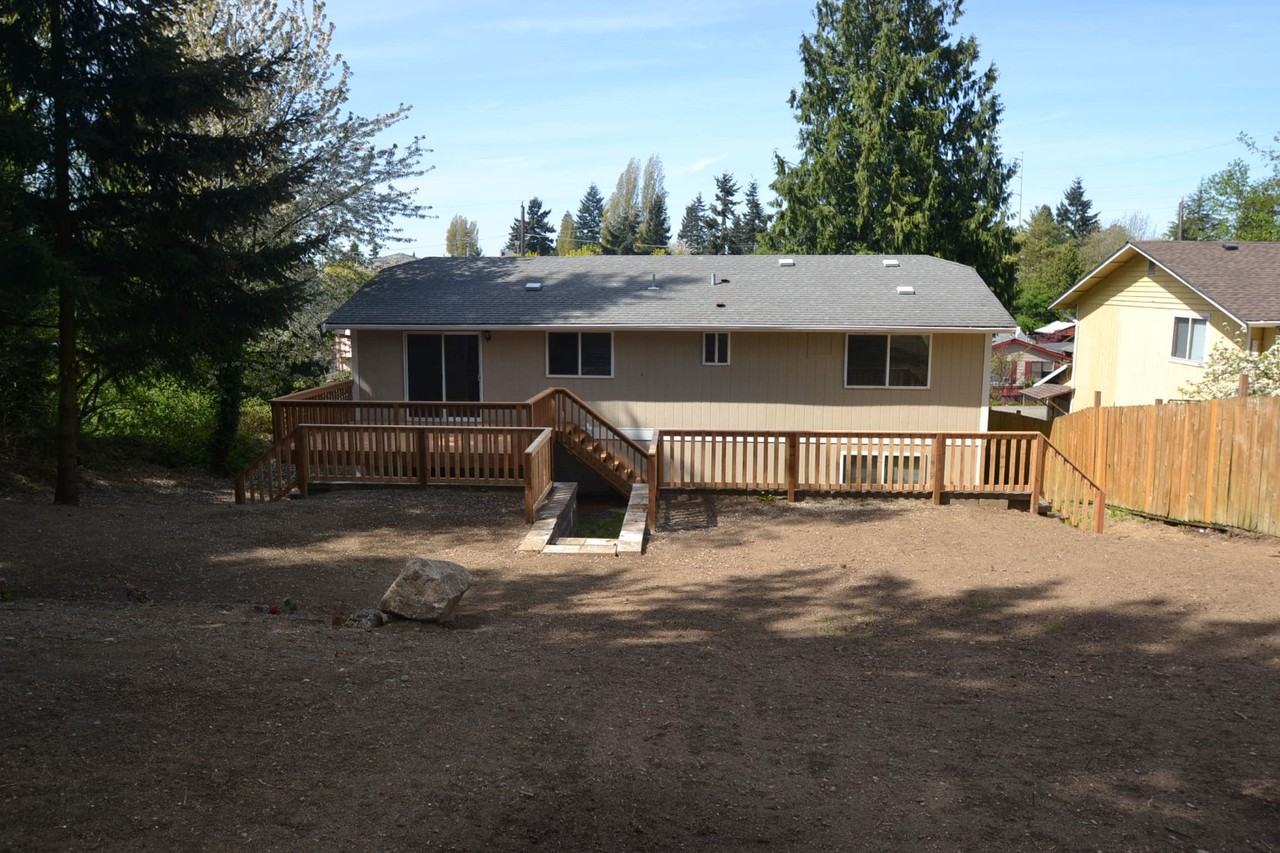 9426 7th Ave SW - Photo 2 of 13