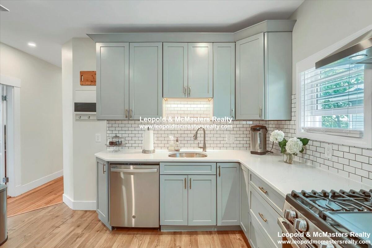 262 Southern Artery - Photo 2 of 11