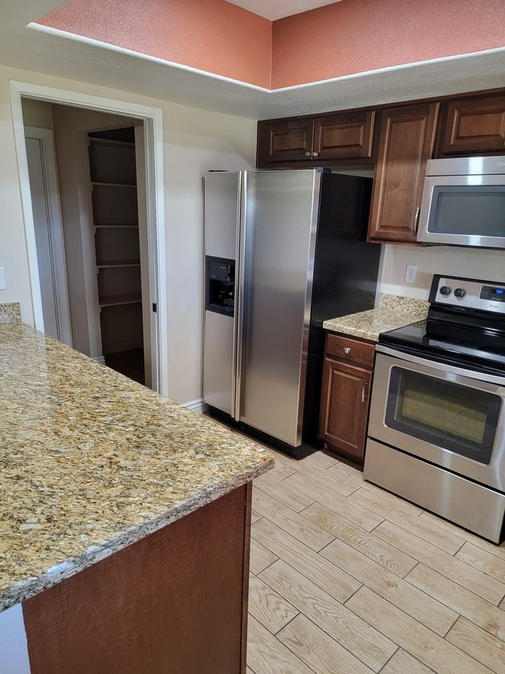 1873 E Watson Dr - Photo 3 of 10