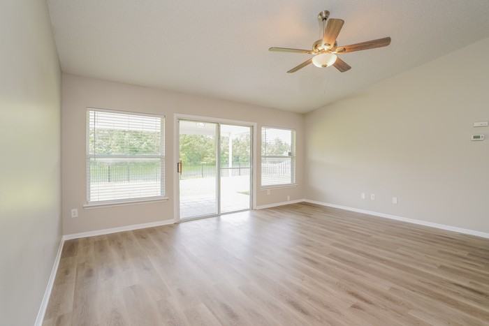 3159 Wavering Ln - Photo 3 of 17