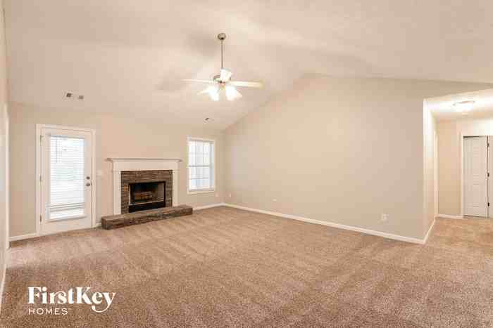 6028 Cole Ln - Photo 3 of 15